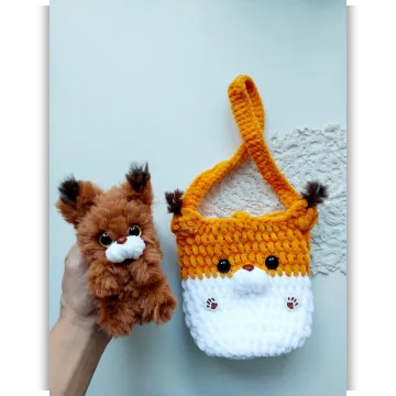 Белочка с сумочкой
