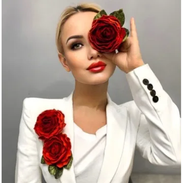 Броши-розы: Роскошные и жизнерадостные