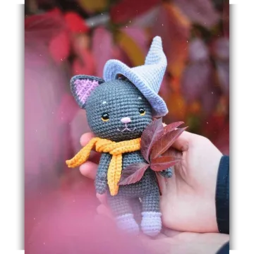 Черная кошечка