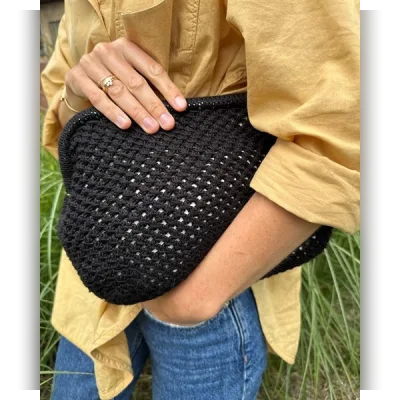 Клатч вязаный спицами ажурной сеткой Juno Clutch - PetiteKnit