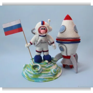 Космонавт
