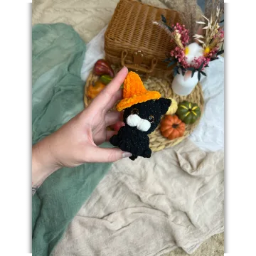 Котик помощник ведьмочки
