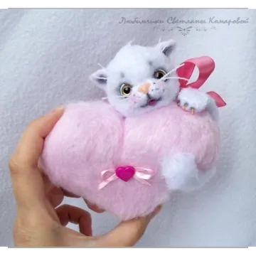 Котик с сердцем