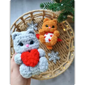 Котик с сердечком