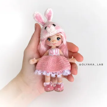 Кукла в шапке Зайки