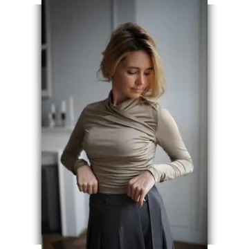 Лонгслив со сборкой Susan M. Размер 40. Рост 162-166