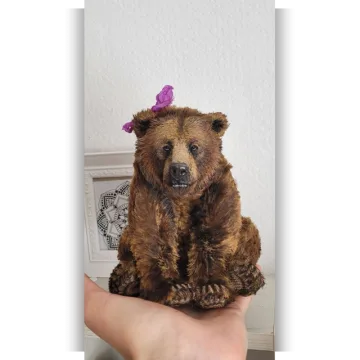 Медведь на ладони