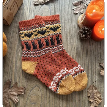 Носки Spooky season socks - Renarde Endormie