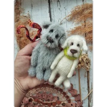 Пёсик с грустинкой спицами
