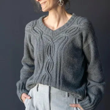 Пуловер с косой вдоль V--горловины Sylvan Sweater - Aneta Bleyer