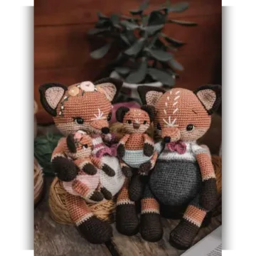 Семья лисят