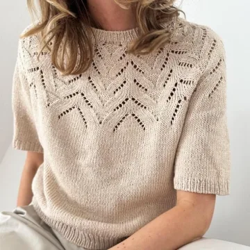 Стильный топ с ажурной кокеткой Tulipan, вязаный спицами сверху - Lene Holme Samsoe, LeKnit