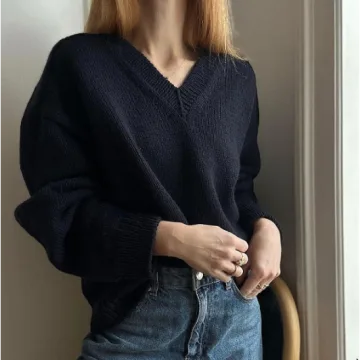 Sweater no.30 V-Neck с плечами-погонами, вязаный спицами сверху - My favourite things