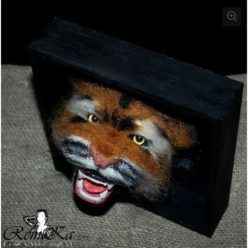 Тигр в рамке