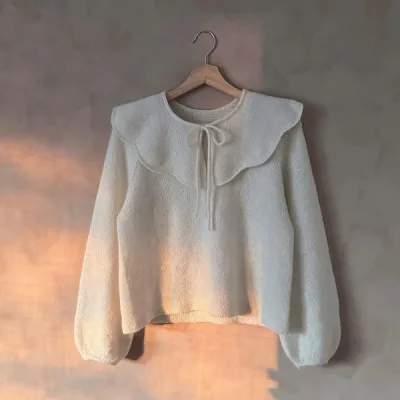 Вязаная спицами блуза с накладным воротничком Klara Blouse - Вяжи.ру
