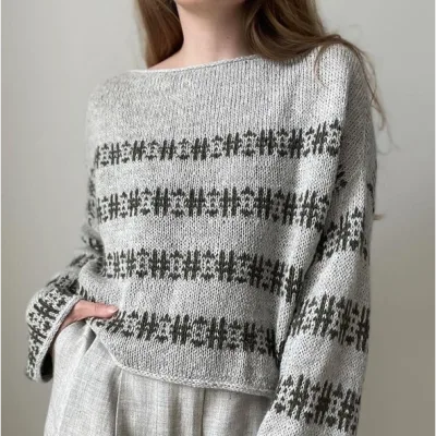 Вязаная спицами женственная блуза с жаккардом Seoul - Aegyoknit