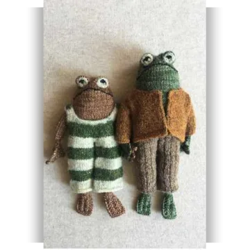 Вязаные спицами лягушки Frog and Toad