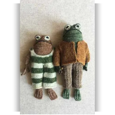 Вязаные спицами лягушки Frog and Toad - Kristina Ingrid McGowan