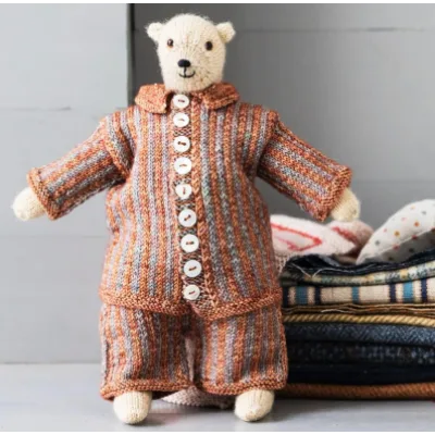Вязаный спицами медведь Mouche the Bear - Cinthia Vallet