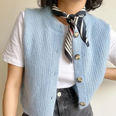 Вязаный спицами жилет Roma vest с японским плечом - Mochiknits