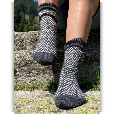 Жаккардовые носки спицами Caleidosocks - Ducathi