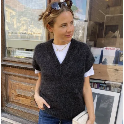 Жилет Weekend Slipover V-neck - PetiteKnit